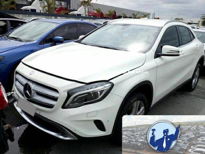 MERCEDES BENZ GLA 200 16/16