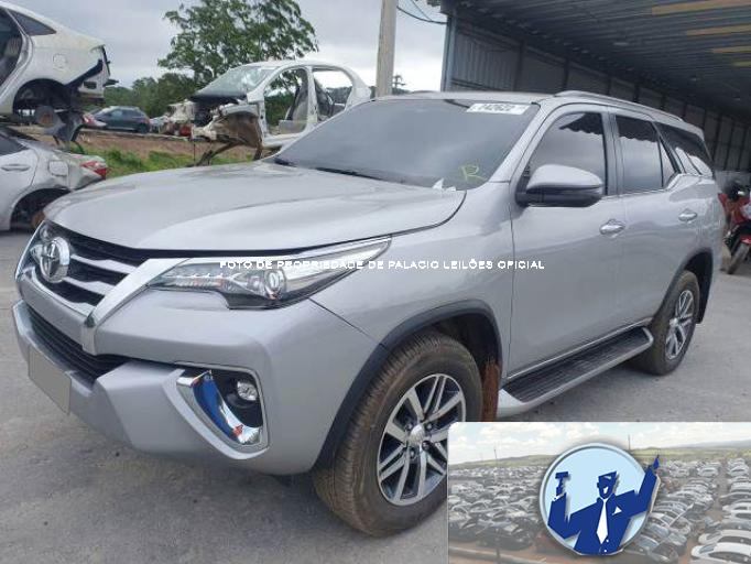 TOYOTA HILUX SW4 21/21