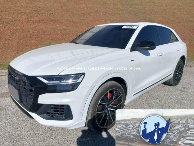 AUDI Q8 20/20