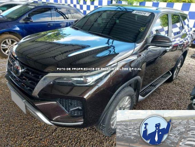 TOYOTA HILUX SW4 21/21